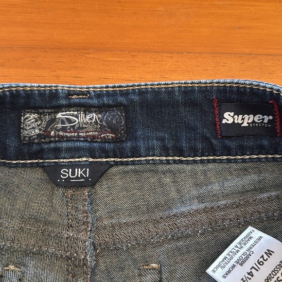 Silver Jeans Suki Mid Shorts - Picture 6 of 11
